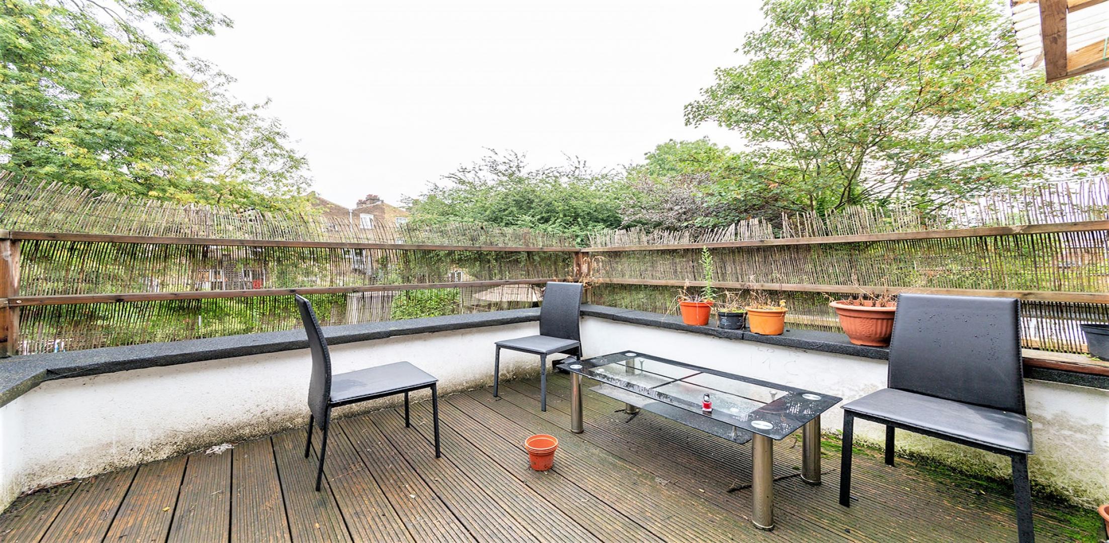 Modern 2 Bed Apartment with Bills Included.  Loveridge Road, West Hampstead